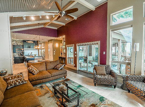 4th image of 110 Shoreline Cir