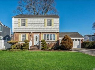 2275 3rd St, East Meadow, NY