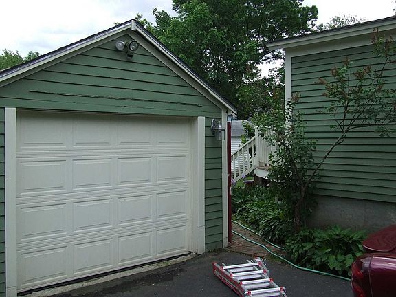 detached garage