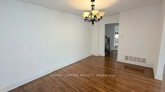 465 Hounslow Ave — Photo 5