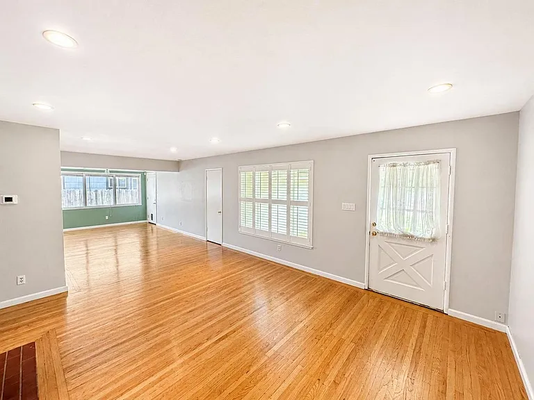 4549 Lippi Pkwy — Photo 4