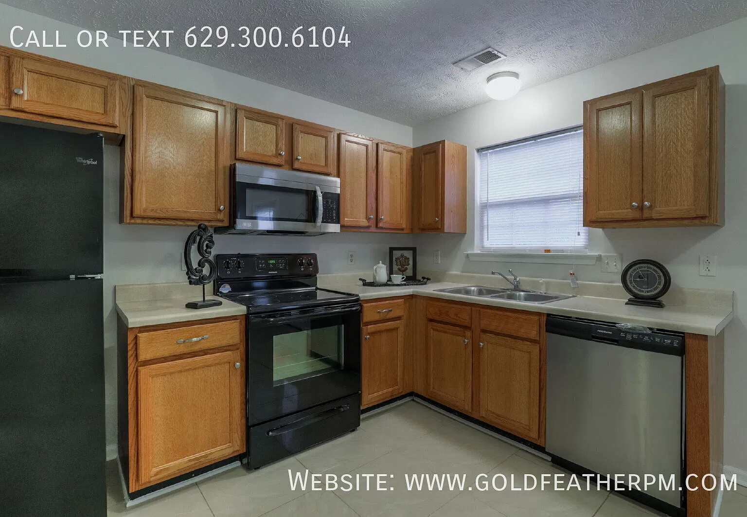 2 Nice Town Homes Available 2 Bed. 2 are Available 1361 Or 1359 Benley St Murfreesboro www.GOLDfe... — Photo 3