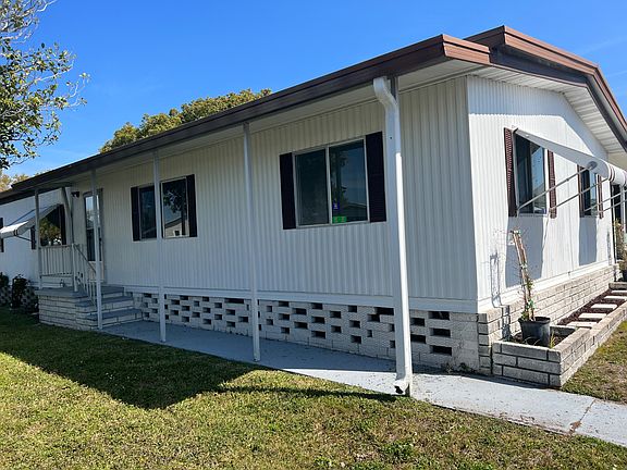 4th image of 5200 28th St N #611