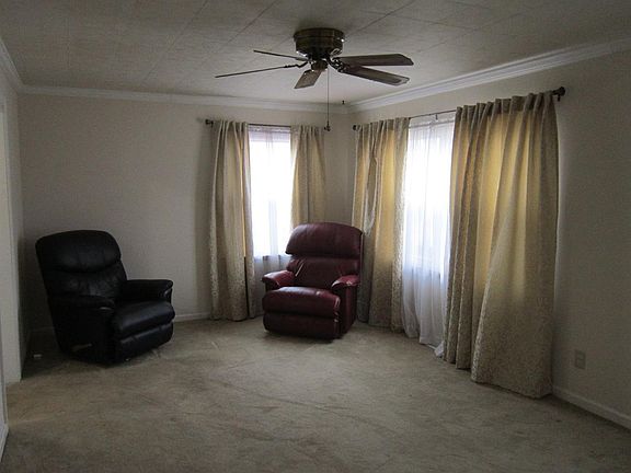 3rd image of 713 Heimert Ave