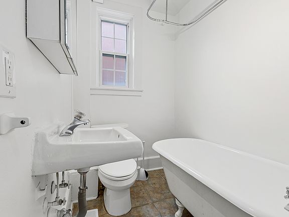 5th image of 337 Saint Patrick St #1287828
