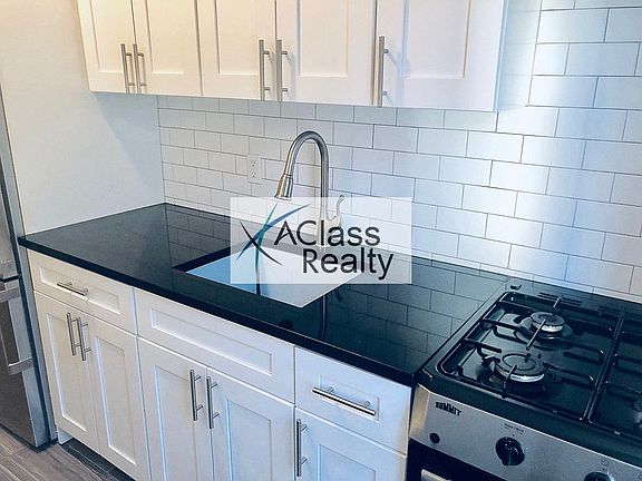 3rd image of 3279 44th St APT 2D