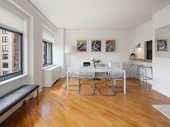 4th image of 124 E 79th St #11D