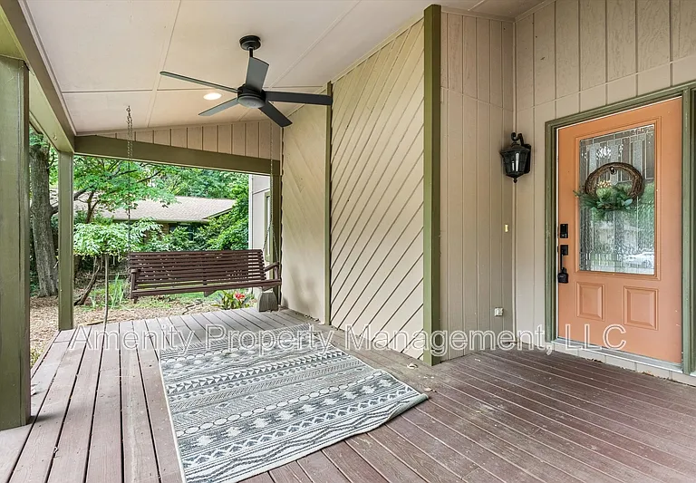 204 Granville Dr — Photo 2