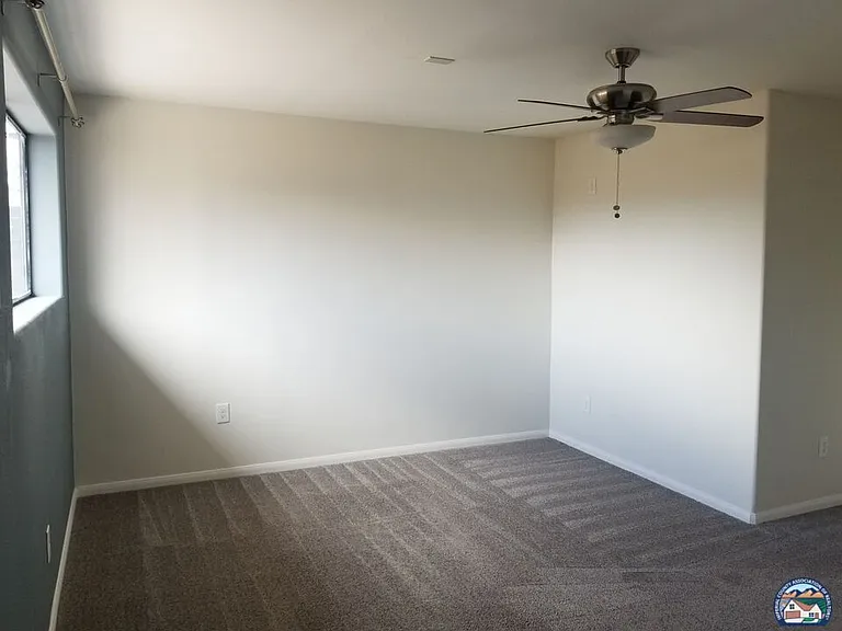 1276 Aurora Dr — Photo 6