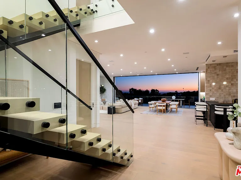 5931 Kanan Dume Rd — Photo 14