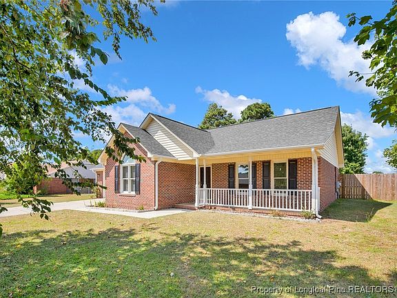 3rd image of 409 Sparrow Dr