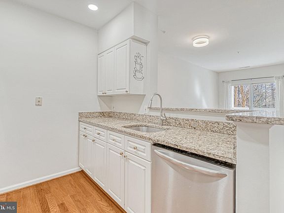 3rd image of 12919 Alton Sq APT 204