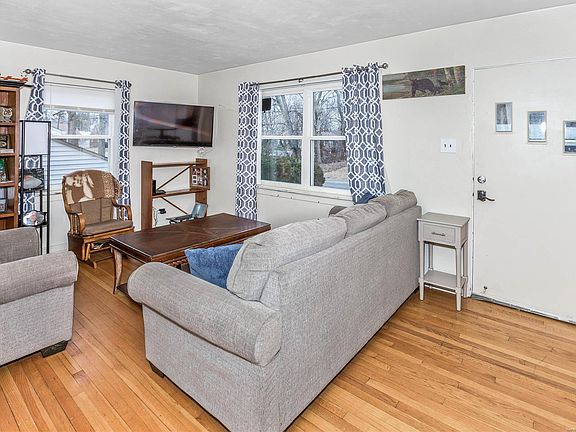 4th image of 835 Wilson Dr