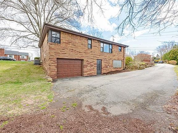 5th image of 136 Meadowbrook Dr