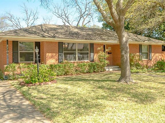 3rd image of 2706 Fairfax Dr
