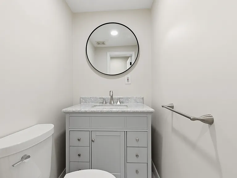 39 Cox Ave #B — Photo 11