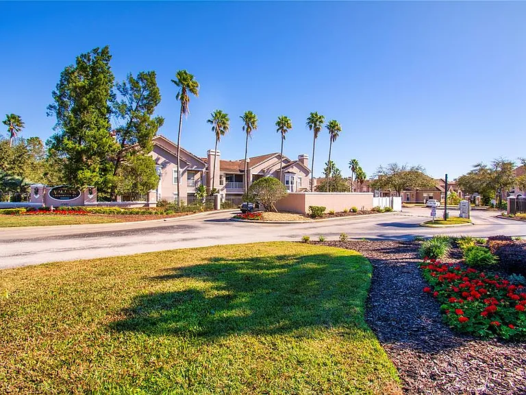 10467 Villa View Cir #10467 — Photo 32