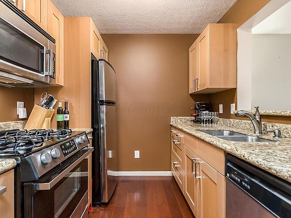 3rd image of 4096 Blendon Point Dr