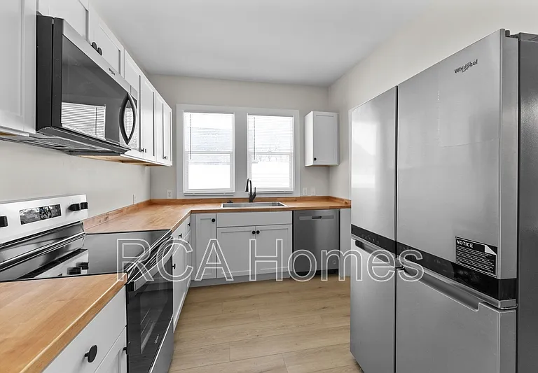 2903 E Michigan St — Photo 7