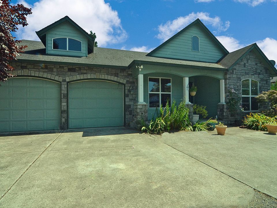 1st image of 1021 SE 116th Ct
