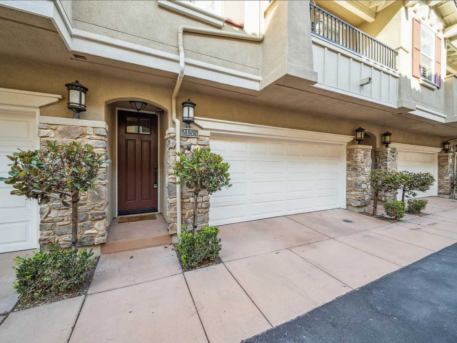 2 bed, 2.5 bath, 1158 sqft, $2,995 — Photo 2