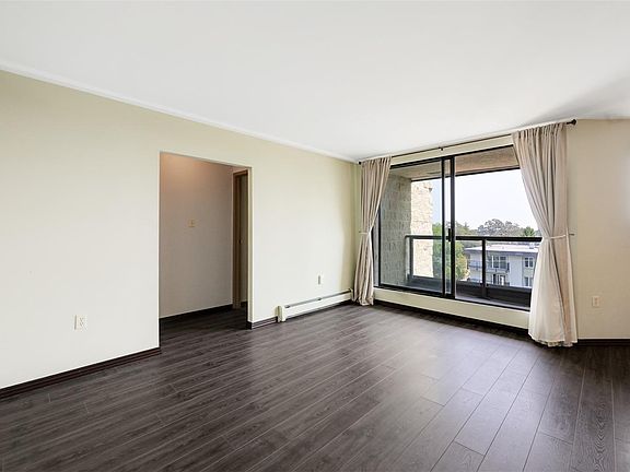 4th image of 1745 Leighton Rd #505