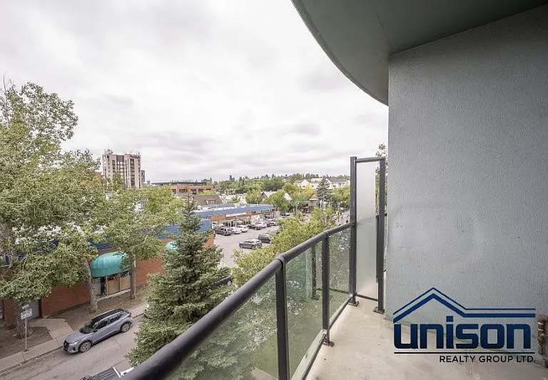328 S 21st Ave SW #404 — Photo 10