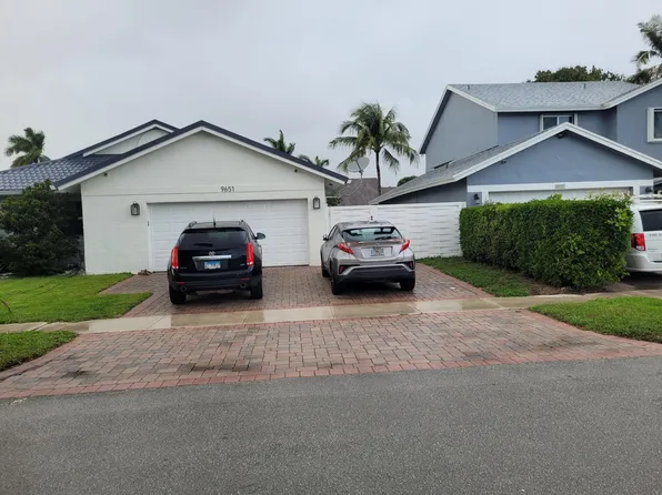 9651 SW 9th Court, Pembroke Pines, FL 33025