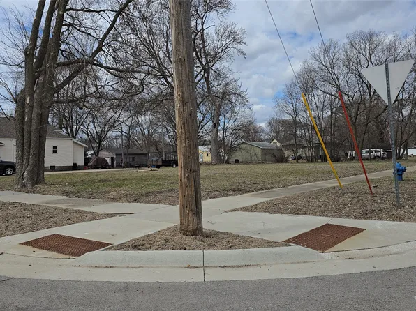 232 Webster St, Waterloo, IA 50703