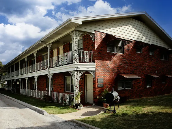 East Manor Apartments