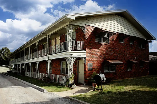 East Manor Apartments Photo 1