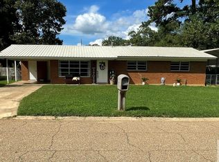 315 Rozzell Ave, Wake Village, TX 75501