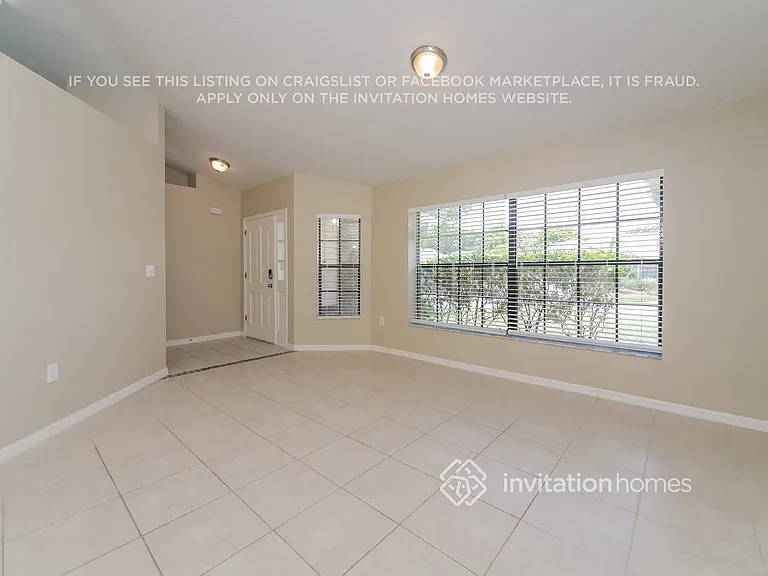 2442 Sweetwater Blvd — Photo 3