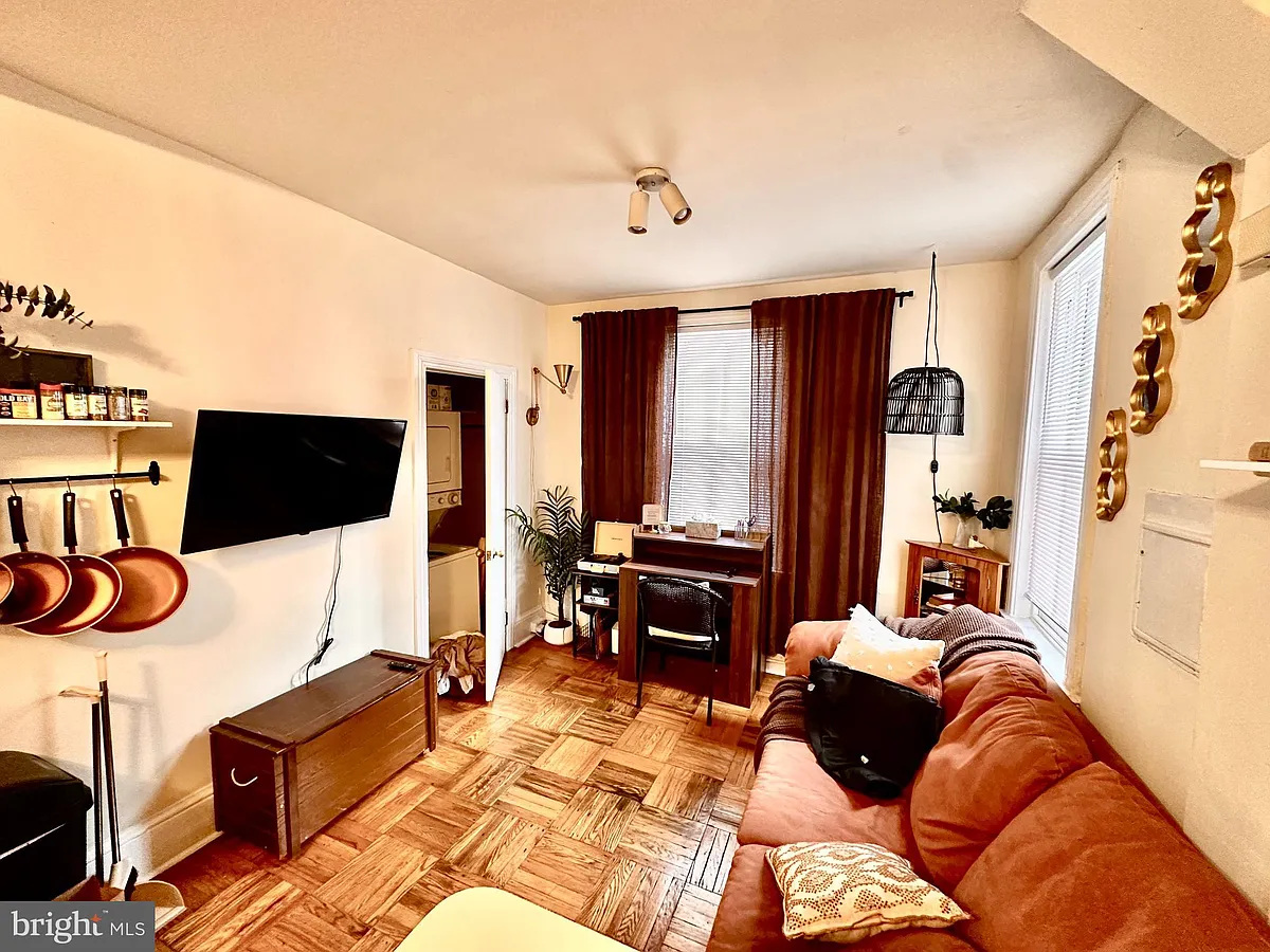 Building Photo - 4253 Ridge Ave #2R