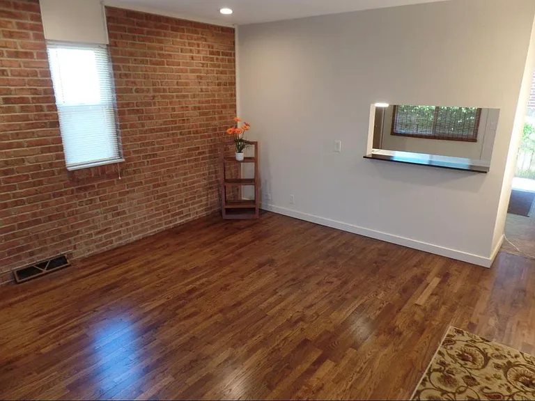 811 S La Grange Rd #C — Photo 1