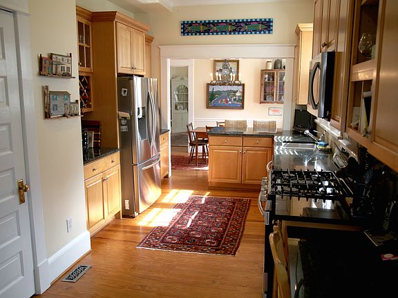 Kitchen w new appliances