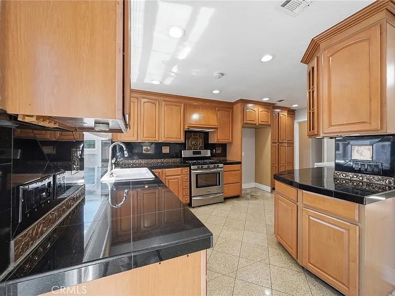 6052 Marshall Ave — Photo 8