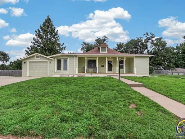 1106 Kansas St, Leavenworth, KS 66048