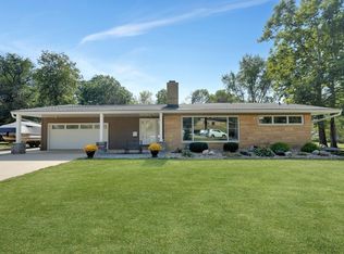 2325 Hawthorne Dr, Cedar Falls, IA 50613