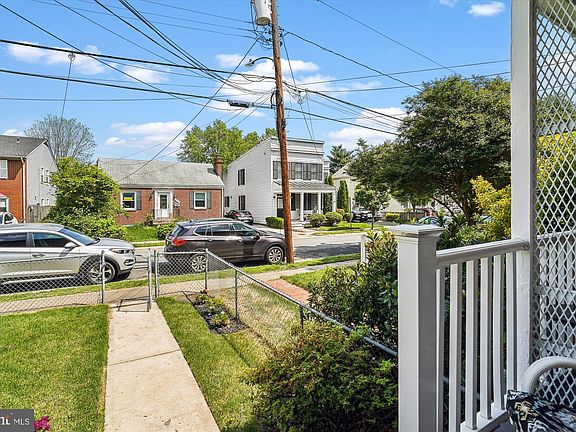 5th image of 509 E Windsor Ave