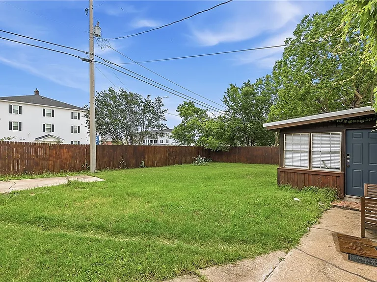 906 Gilchrist Ave — Photo 24