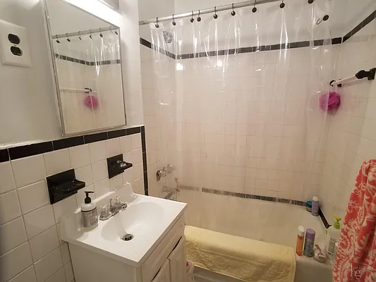 Rented by Hecht Group | media 6