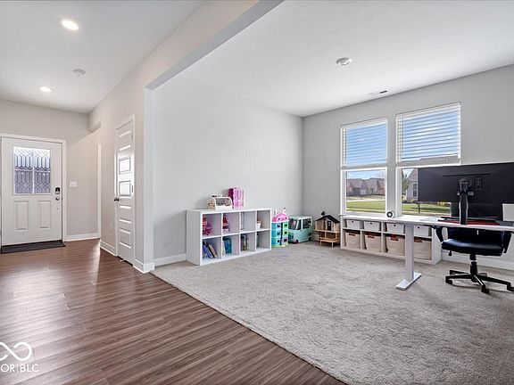 2nd image of 4014 Albert Ln
