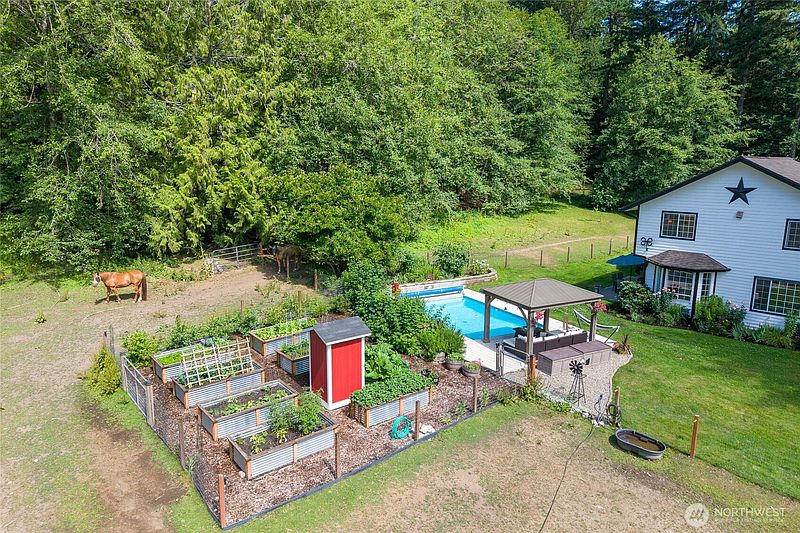 5th image of 3594 Salmonberry Drive SE