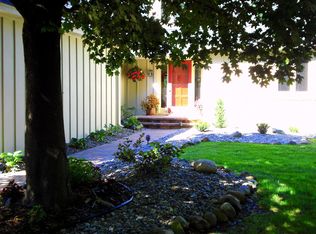 233 Northgate Rd, Wayzata, MN 55391