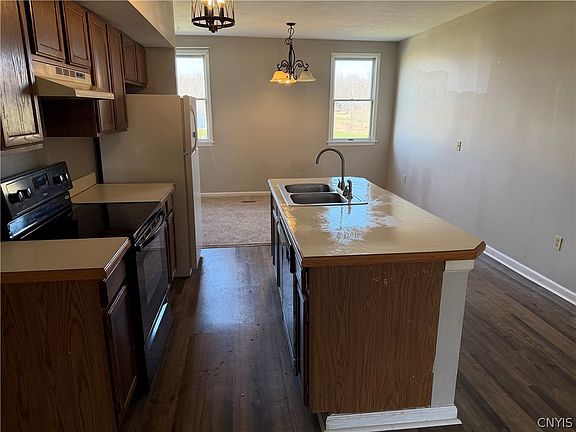 4th image of 4518 Hall Rd #B