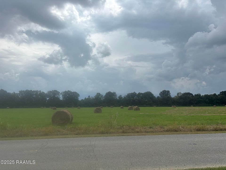 2nd image of 212 Ranch Rd