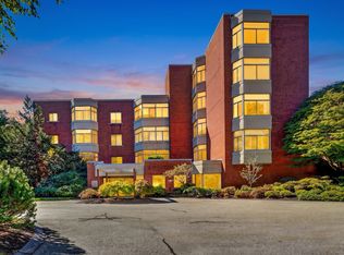 99 Florence St #10-5B, Newton, MA 02467