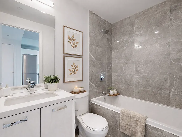 284 King St E — Photo 11