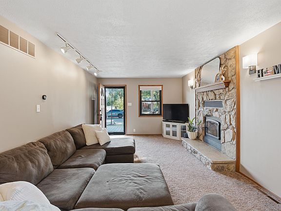 3rd image of 501 S Opal Ave